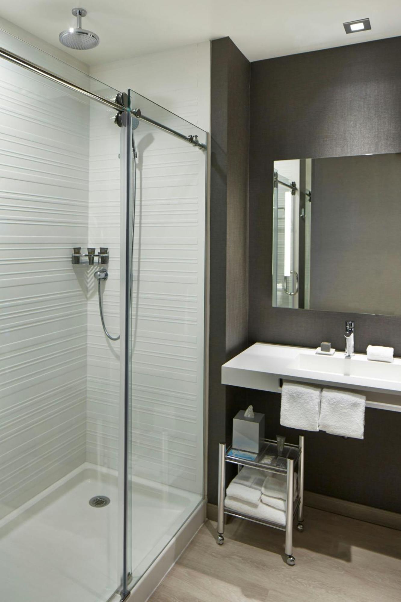 Ac Hotel By Marriott Des Moines East Village Екстериор снимка