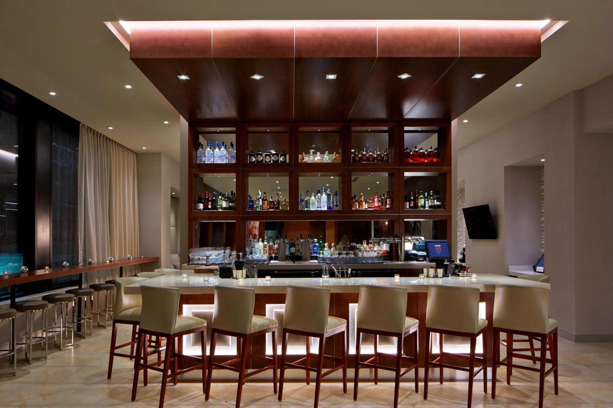 Ac Hotel By Marriott Des Moines East Village Екстериор снимка