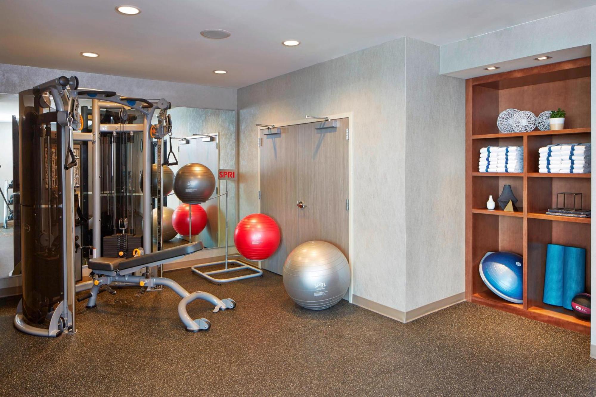 Ac Hotel By Marriott Des Moines East Village Екстериор снимка