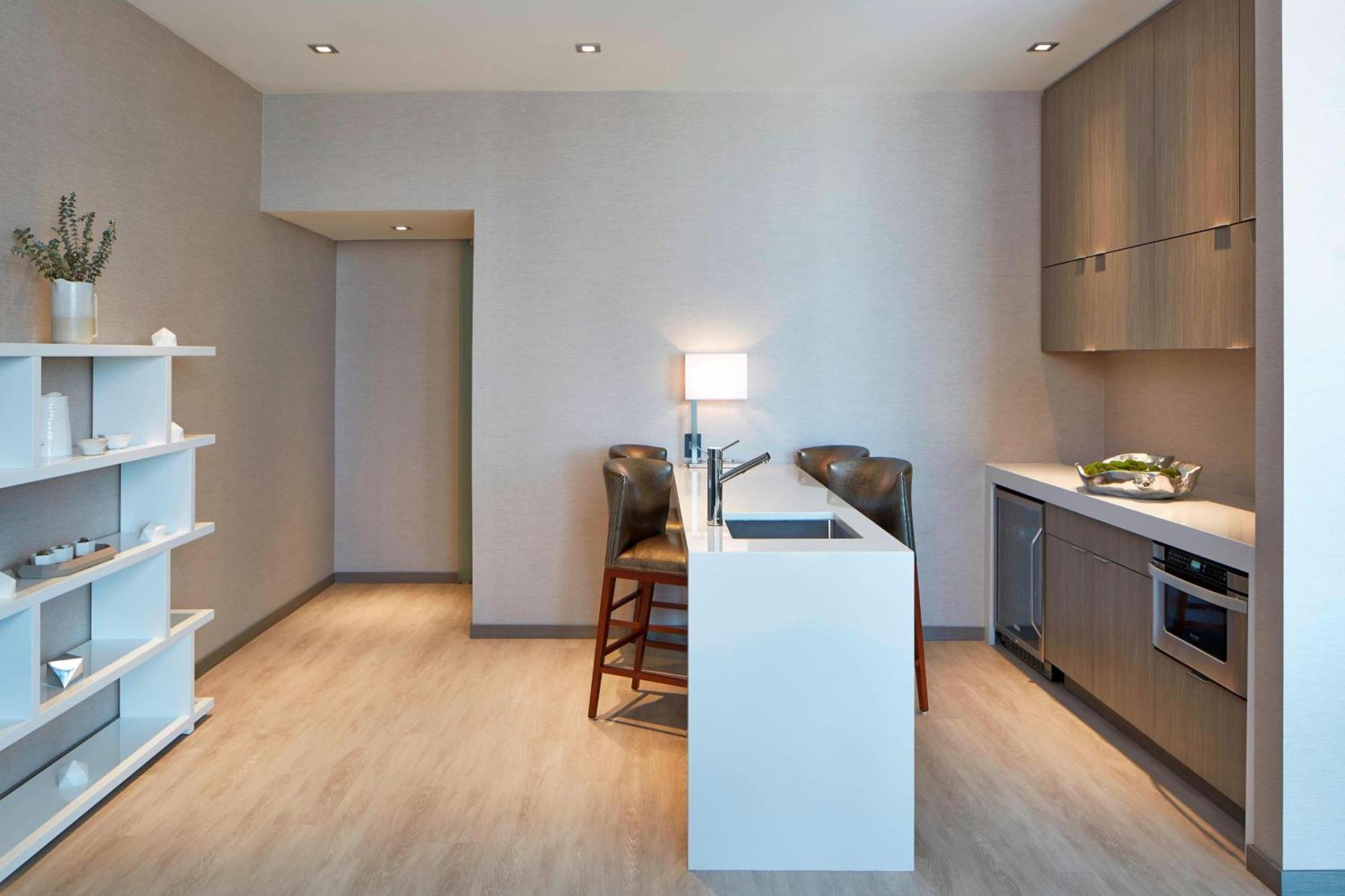 Ac Hotel By Marriott Des Moines East Village Екстериор снимка